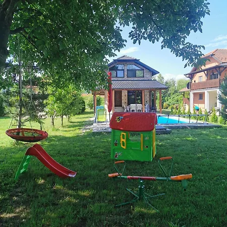 Nyaraló Vikendica Na Drini